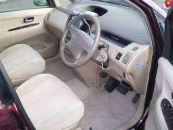 2000 Toyota Nadia Photos
