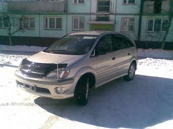 2000 Toyota Nadia Pics