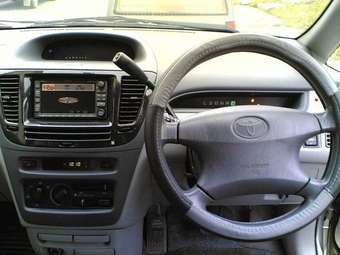 2000 Toyota Nadia Pictures