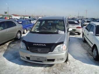 2000 Toyota Nadia Pictures