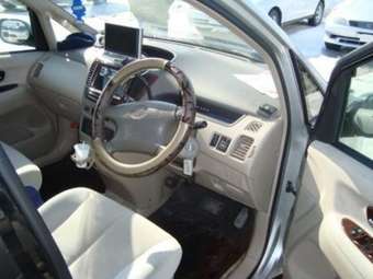 2000 Toyota Nadia Pictures