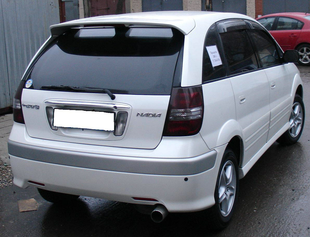 2001 Toyota Nadia