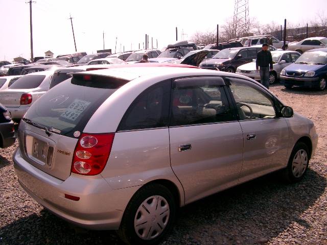 2001 Toyota Nadia
