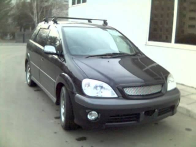2001 Toyota Nadia