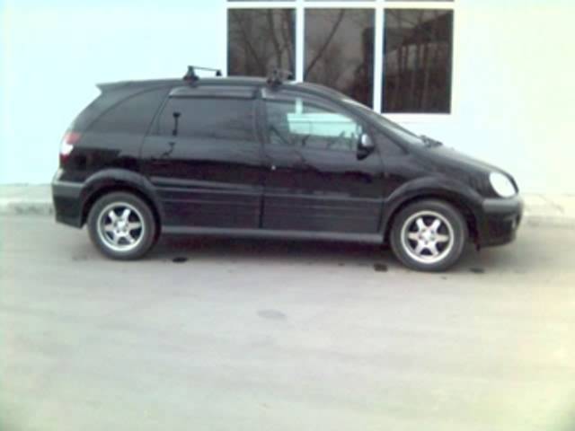 2001 Toyota Nadia