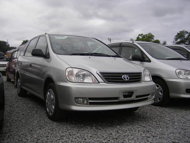 2001 Toyota Nadia