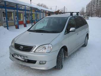 2001 Toyota Nadia