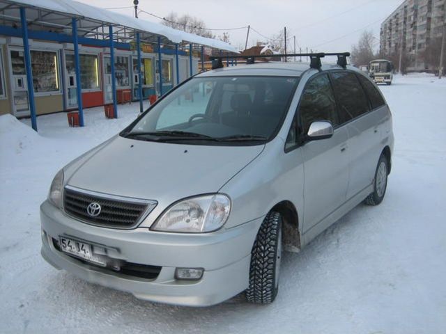 2001 Toyota Nadia