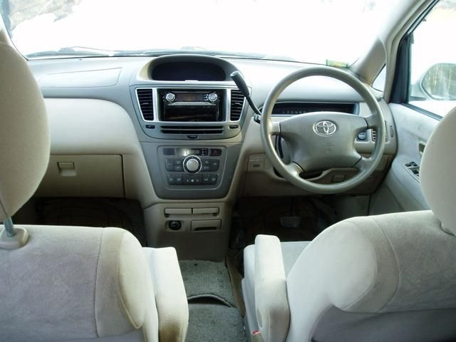 2001 Toyota Nadia