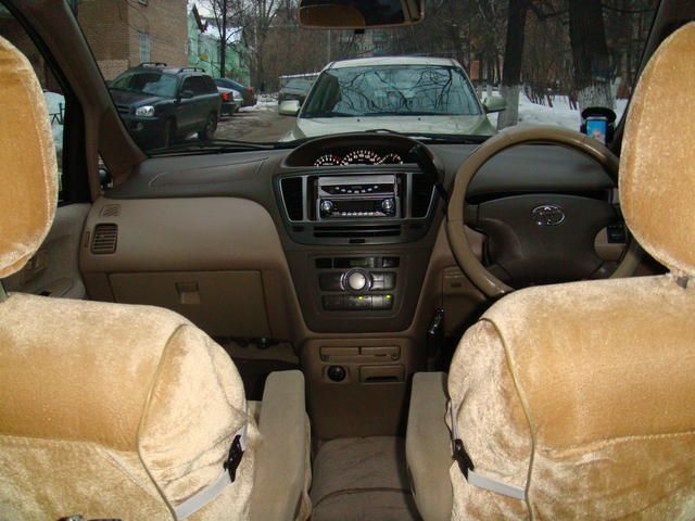 2001 Toyota Nadia