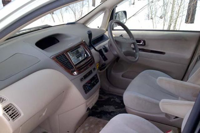 2001 Toyota Nadia