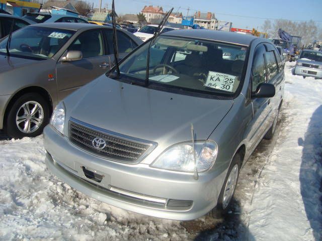 2001 Toyota Nadia