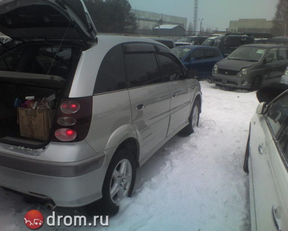 2001 Toyota Nadia