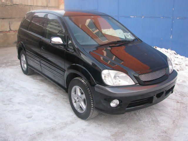 2001 Toyota Nadia