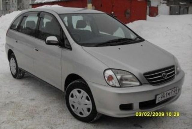 2001 Toyota Nadia