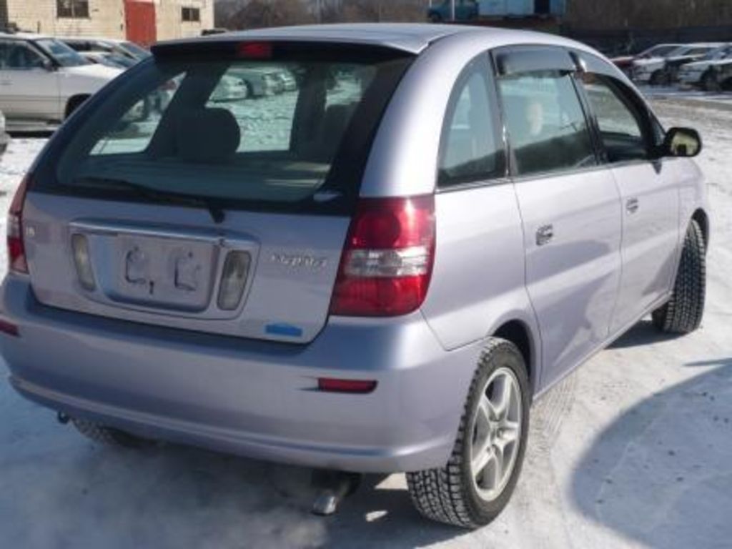 2001 Toyota Nadia