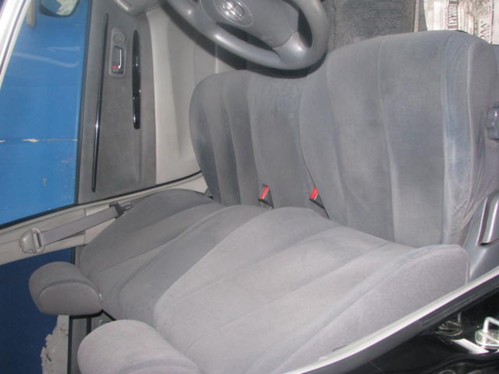 2001 Toyota Nadia