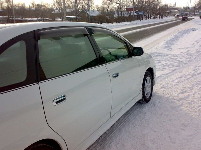2001 Toyota Nadia