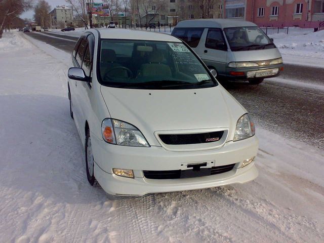 2001 Toyota Nadia