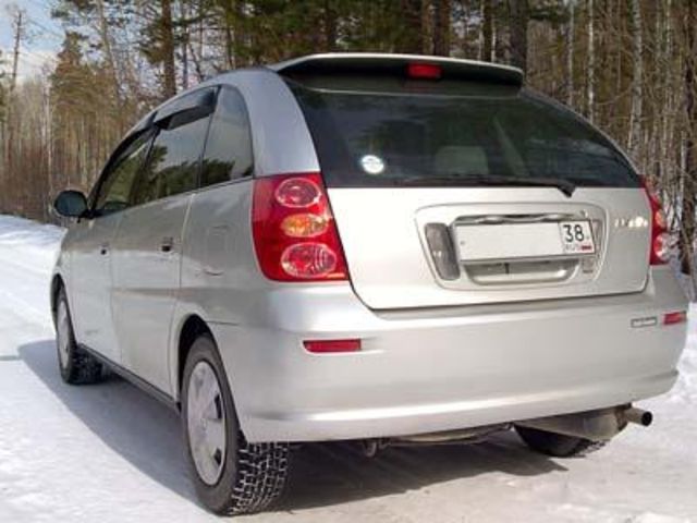 2001 Toyota Nadia