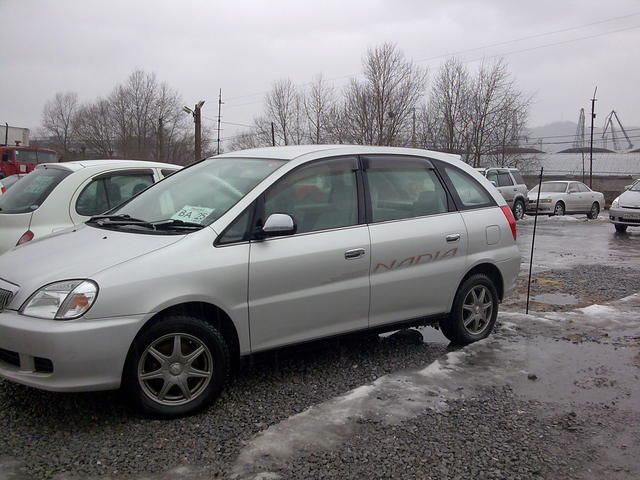 2001 Toyota Nadia