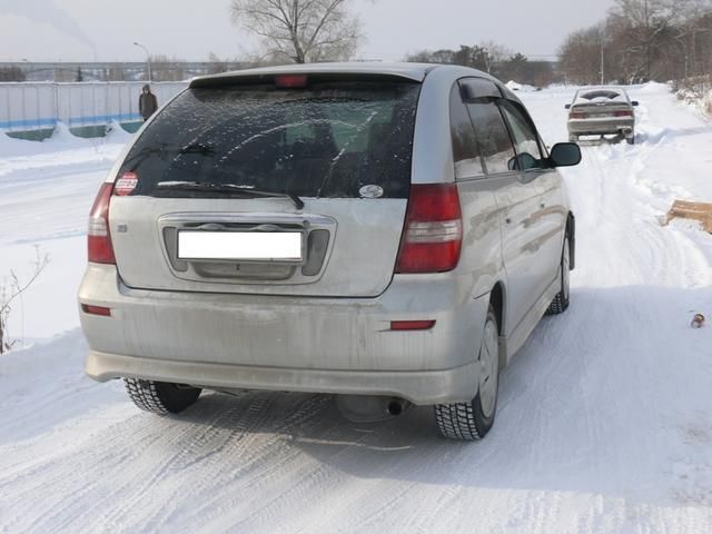 2001 Toyota Nadia