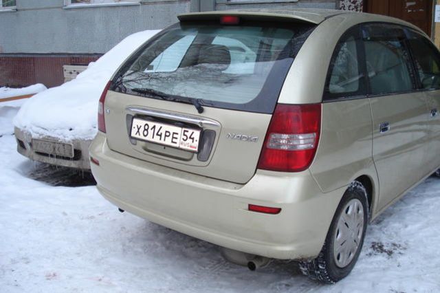 2001 Toyota Nadia