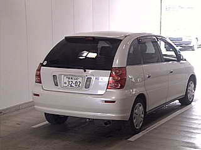 2001 Toyota Nadia Pictures