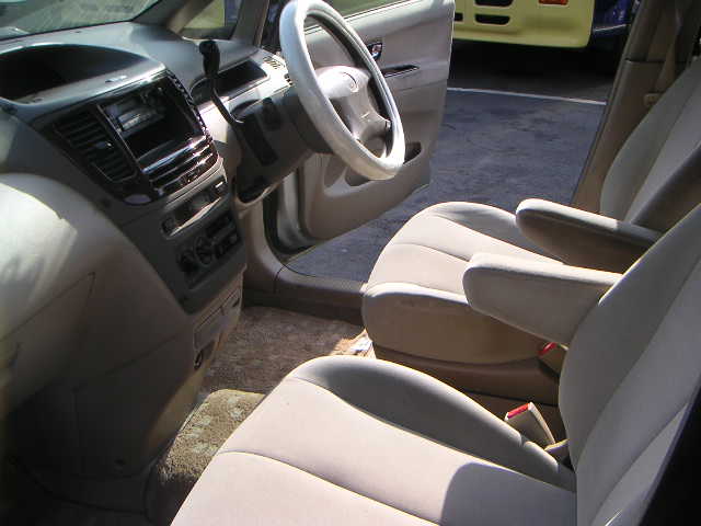 2001 Toyota Nadia Photos