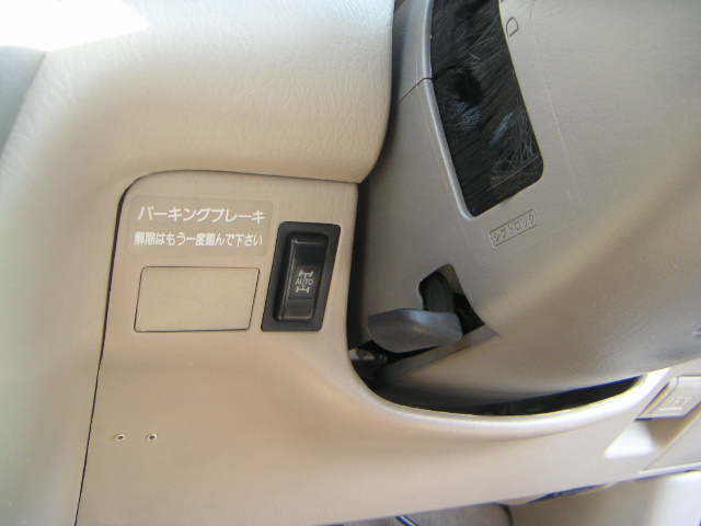 2001 Toyota Nadia Photos