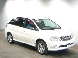 2001 Toyota Nadia Pictures