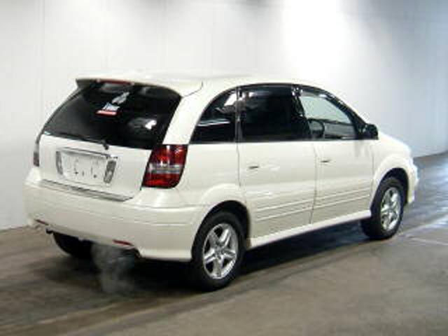 2001 Toyota Nadia Photos