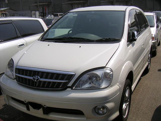 2001 Toyota Nadia Pictures
