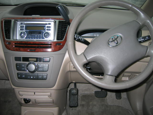 2001 Toyota Nadia Photos