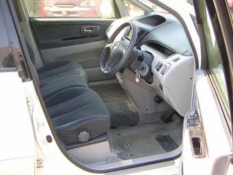 2001 Toyota Nadia Pictures