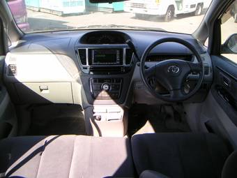 2001 Toyota Nadia Photos
