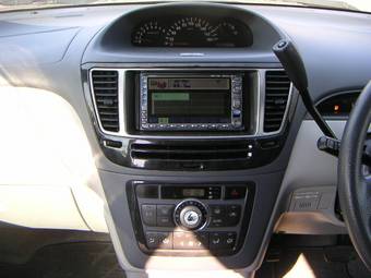 2001 Toyota Nadia Photos