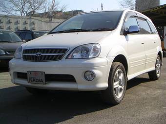 2001 Toyota Nadia Pictures