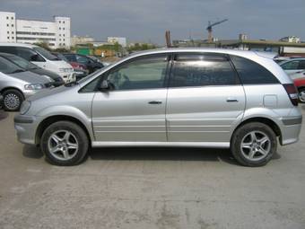 2001 Toyota Nadia Pictures
