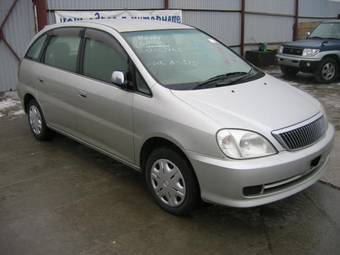 2001 Toyota Nadia Pictures