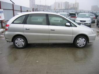 2001 Toyota Nadia Photos