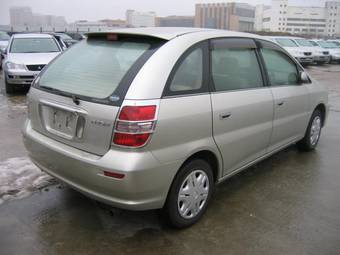 2001 Toyota Nadia Photos