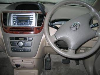 2001 Toyota Nadia Pictures