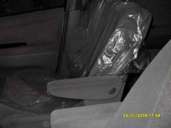2001 Toyota Nadia Pictures