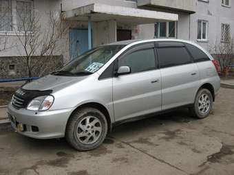 2001 Toyota Nadia Pictures
