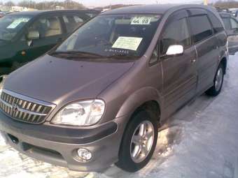 2001 Toyota Nadia Pictures
