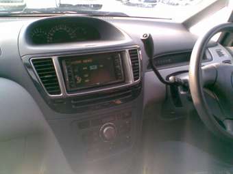 2001 Toyota Nadia Photos