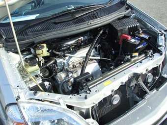 2001 Toyota Nadia Pictures