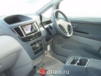 2001 Toyota Nadia Photos