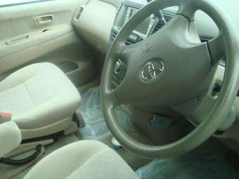 2001 Toyota Nadia Pictures